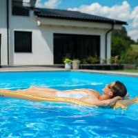 Comment transformer son extérieur avec un projet de piscine bien pensé ?